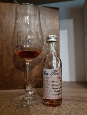 Photo of the rum Rare Cask Collection Non Plus Ultra taken from user SaibotZtar 