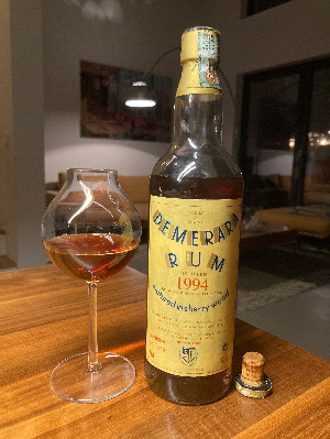 Photo of the rum Demerara Rum EHP taken from user Johannes