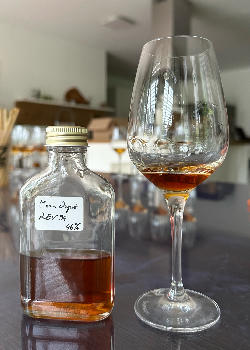 Photo of the rum  taken from user Jakob