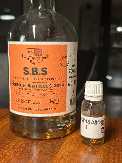 Photo of the rum  taken from user Johannes