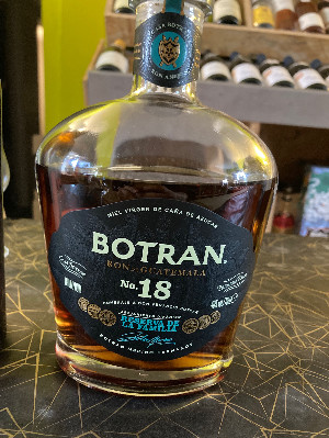Photo of the rum Botran Anejo Sistema Solera 18 taken from user TheRhumhoe