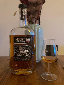 Photo of the rum Black Barrel Cask Strength taken from user HenryL