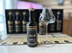 Photo of the rum 8 MARKS COLLECTION HLCF taken from user PRV 