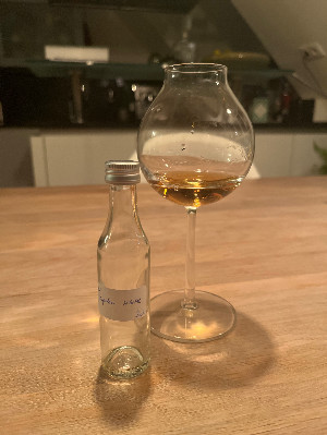 Photo of the rum HGML taken from user Serge