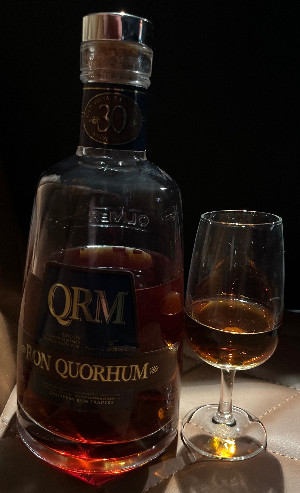 Photo of the rum Ron Quorhum 30 Aniversario Travel Edition taken from user BTHHo 🥃