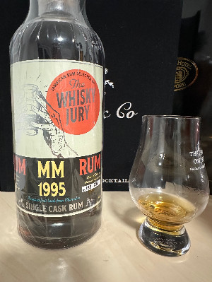 Photo of the rum MM taken from user Alex1981