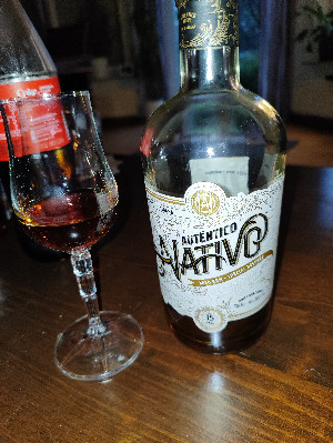 Photo of the rum Auténtico Nativo 15 Años taken from user BjörnNi 🥃