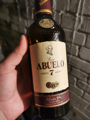 Photo of the rum Abuelo 7 Años taken from user Rumpalumpa