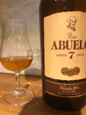 Photo of the rum Abuelo 7 Años taken from user Mateusz