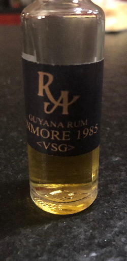 Photo of the rum Rum Artesanal Guyana Rum VSG taken from user cigares 