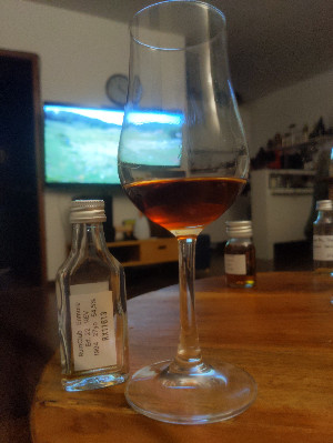 Photo of the rum Rumclub Private Selection Ed. 22 REV taken from user crazyforgoodbooze