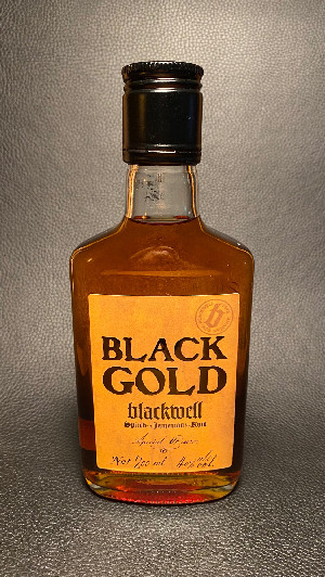 Photo of the rum Blackwell Black Gold taken from user Lutz Lungershausen 