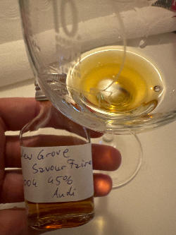 Photo of the rum New Grove Savoir-Faire Ville Bague taken from user Andi