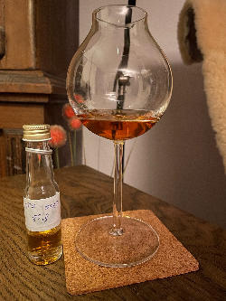 Photo of the rum Distillery Series Rum No. 1 TECC taken from user Frank