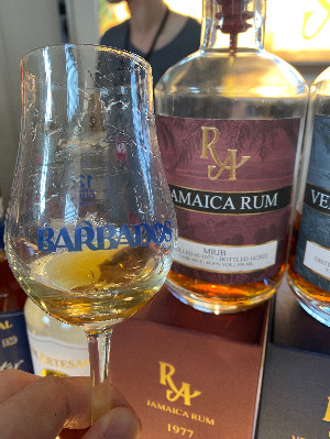 Photo of the rum Rum Artesanal Jamaica Rum MRJB taken from user Mirco