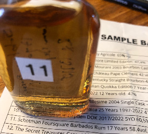 Photo of the rum Barbados Rum 17 taken from user cigares 