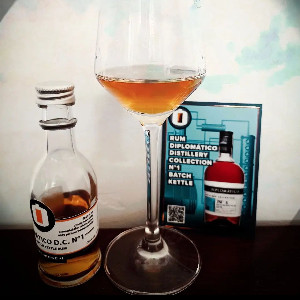 Photo of the rum Diplomático / Botucal No. 1 Single Batch Kettle Rum taken from user The little dRUMmer boy AkA rum_sk