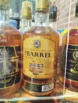 Photo of the rum 3 Barrel (Parrot Rum) taken from user Joël