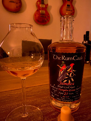 Photo of the rum Jamaica <>H taken from user Dom M