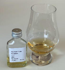 Photo of the rum Jamaica <>H taken from user Thunderbird