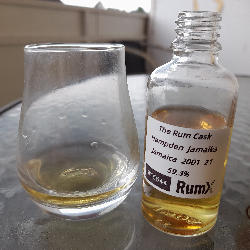 Photo of the rum Jamaica <>H taken from user Timo Groeger