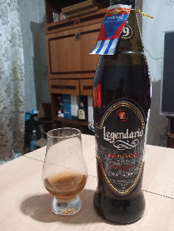 Photo of the rum Legendario Añejo 9 Years taken from user Operrum