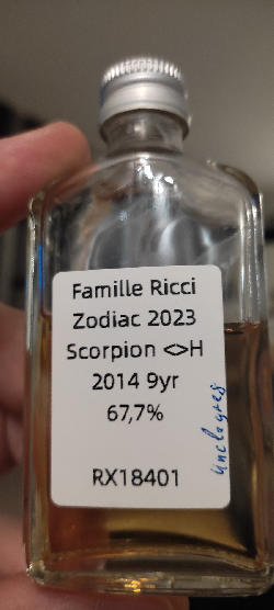 Photo of the rum Zodiac 2023 Scorpion <>H taken from user Gregor