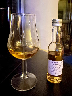 Photo of the rum Panama Rum 11 Jahre taken from user Jakob