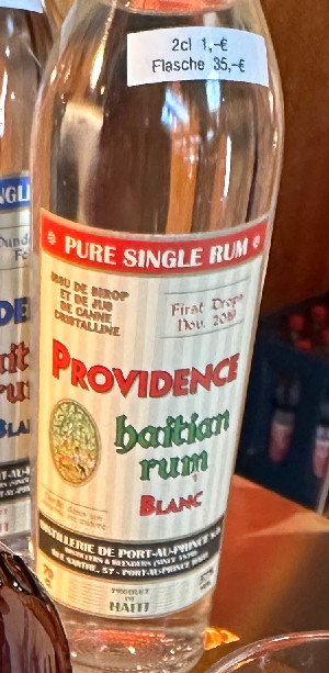 Photo of the rum Providence Haitian Rum Blanc „First drops“ taken from user Alex1981