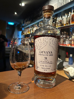 Photo of the rum No. 6 taken from user Oliver