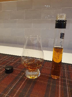 Photo of the rum No. 6 taken from user Aussierumfan