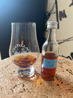 Photo of the rum Kill Devil taken from user Serge