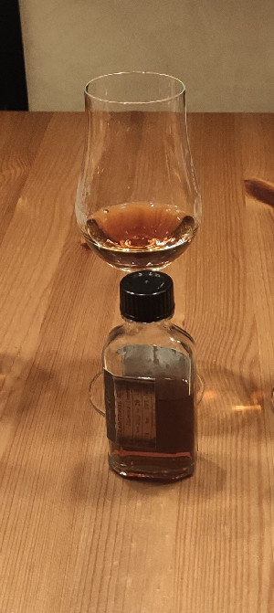 Photo of the rum Skeldon (Bourbon Cask) SWR taken from user Basti
