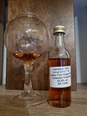 Photo of the rum Indian Pure Single Rum (Collection Antipodes) taken from user SaibotZtar 