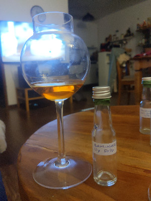 Photo of the rum Camikara Cask Aged Rum taken from user crazyforgoodbooze