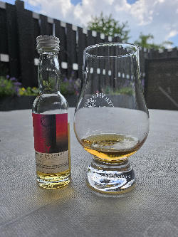 Photo of the rum Easy Peasy No. 4 Grand Arôme taken from user zabo