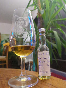 Photo of the rum Easy Peasy No. 4 Grand Arôme taken from user crazyforgoodbooze