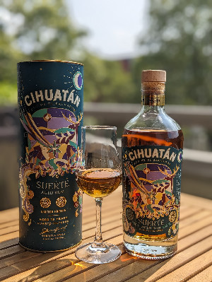 Photo of the rum Cihuatán Suerte Aged Rum taken from user crazyforgoodbooze