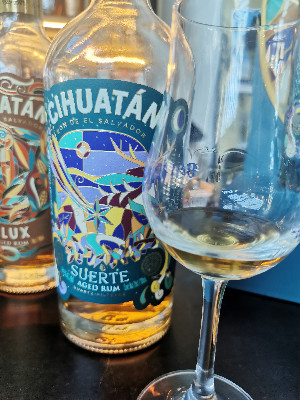 Photo of the rum Cihuatán Suerte Aged Rum taken from user Gregor 