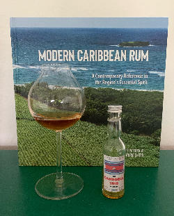 Photo of the rum Rhum Cambodia (Flag Series) taken from user mto75