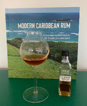 Photo of the rum Flora Antillarum taken from user mto75