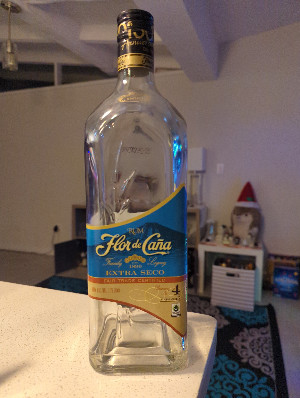 Photo of the rum Flor de Caña 4 Años Extra Seco taken from user Peter Bosel