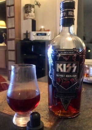 Photo of the rum Kiss Detroit Rock Rum taken from user Stefan Persson