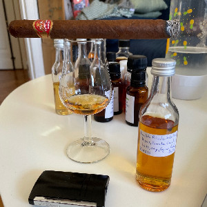 Photo of the rum Private Cask (Rumclub Private Selection) taken from user Mike H.