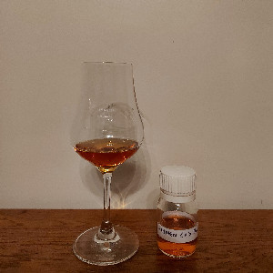 Photo of the rum Jamaican Rum <>H taken from user Maxence