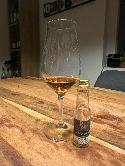 Photo of the rum Rum Artesanal Panama Rum PMD taken from user Oliver