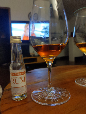 Photo of the rum Rum Artesanal Caribbean Island Blend taken from user crazyforgoodbooze