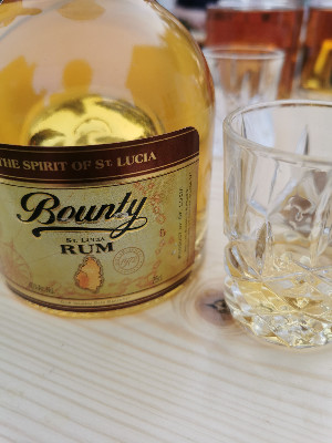 Photo of the rum Bounty Premium Gold taken from user Gregor 