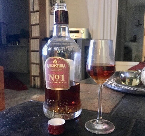 Photo of the rum Angostura No. 1 Oloroso Sherry Cask taken from user Stefan Persson