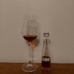 Photo of the rum  taken from user Maxence